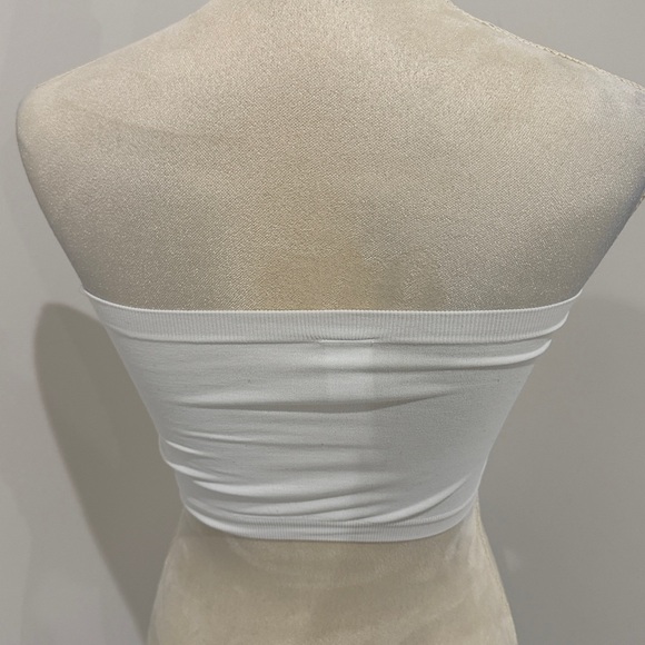 Women's White seamless Top - Picture 2 of 3